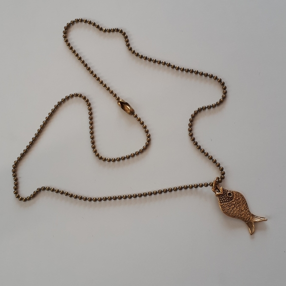 Gold fish necklace - Picture 2 of 3